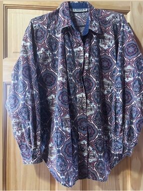 Women’s Vintage Red Rover Western Patterned Button-Up Shirt